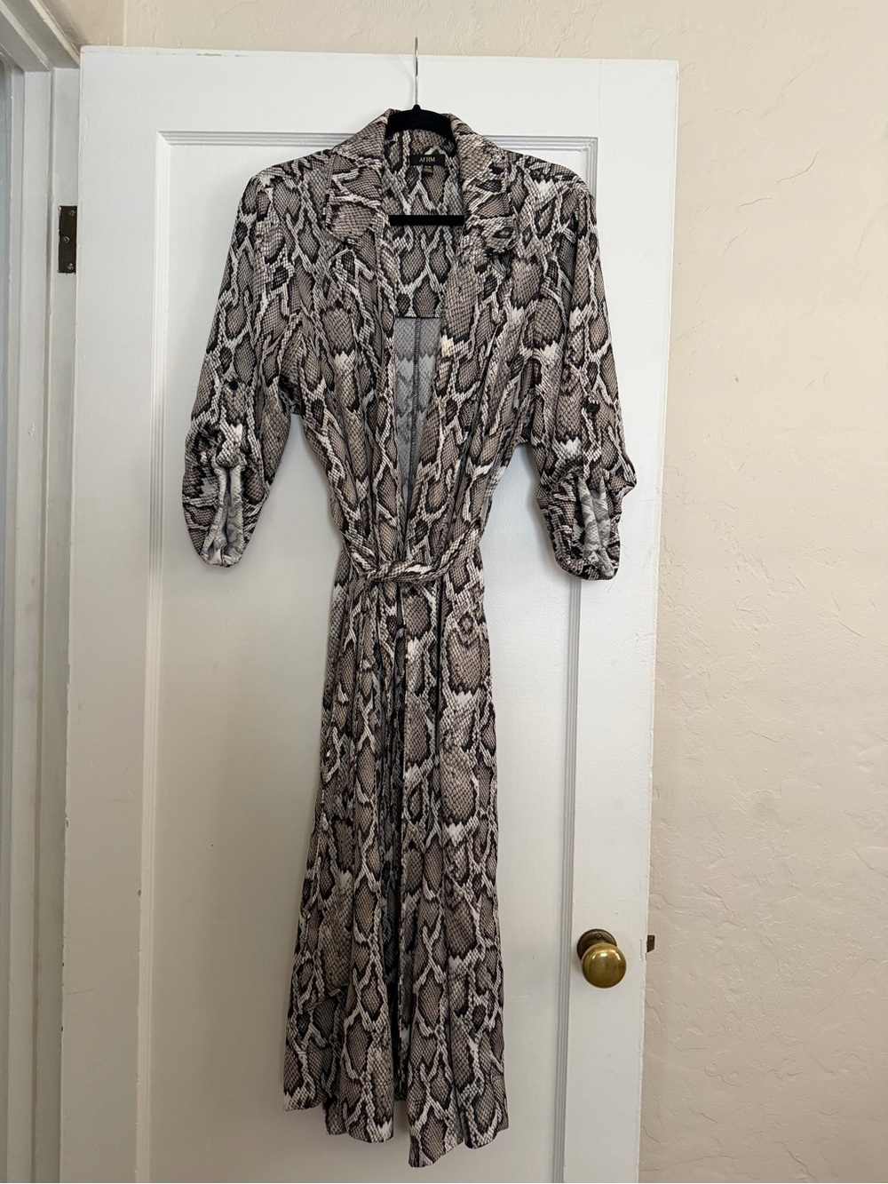 AFRM Women’s Hendrix Snakeskin Print Long Duster Trench - size medium - Picture 2 of 5